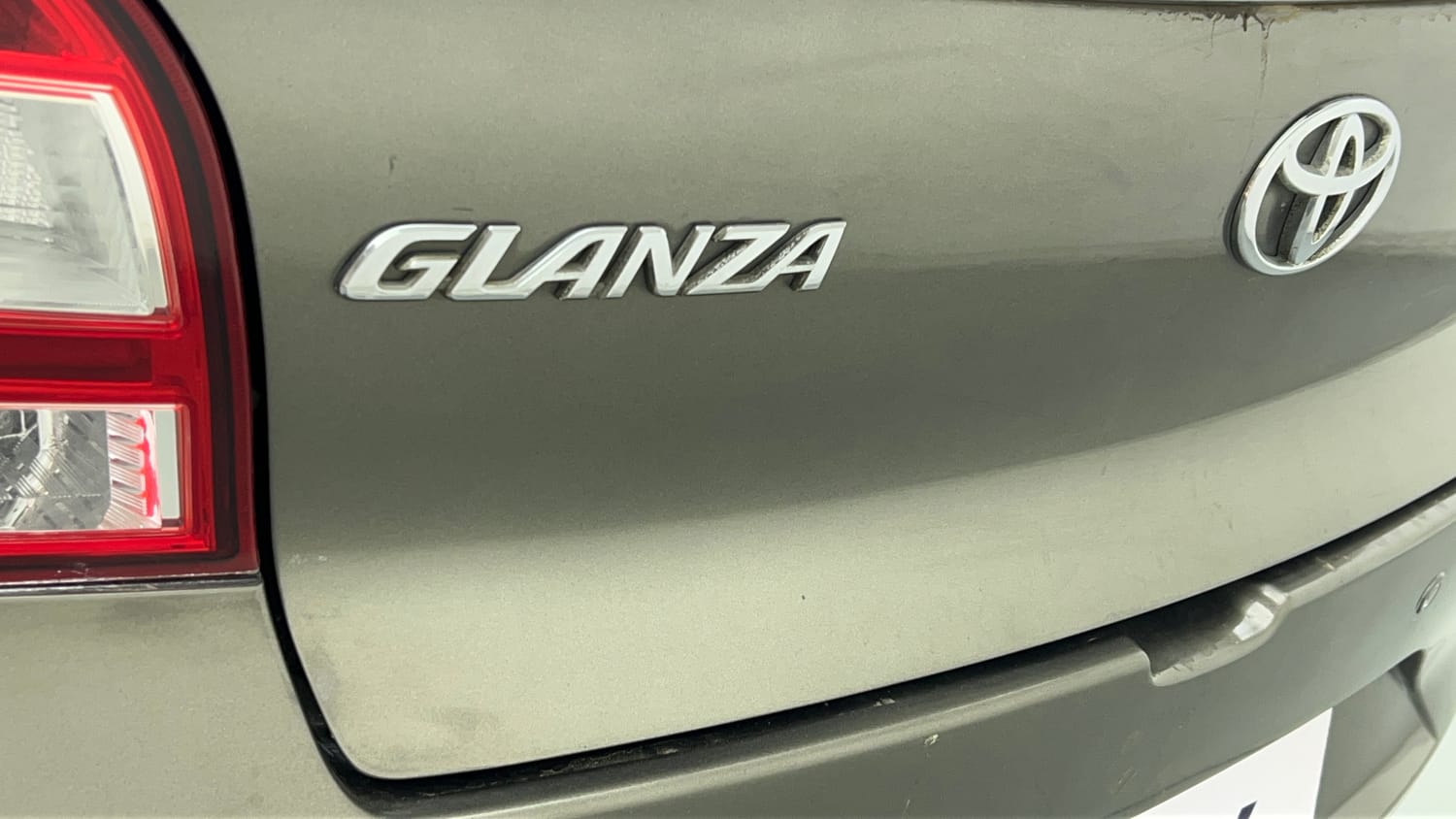 Used 2020 Toyota Glanza V CVT Petrol Automatic dents MINOR DENT