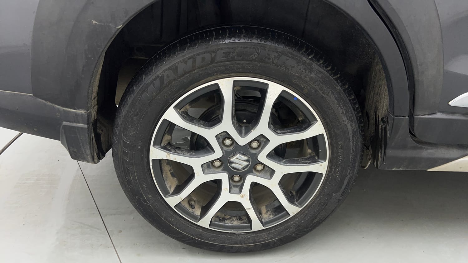 Used 2024 Maruti Suzuki XL6 Alpha AT Petrol Petrol Automatic tyres RIGHT REAR TYRE RIM VIEW