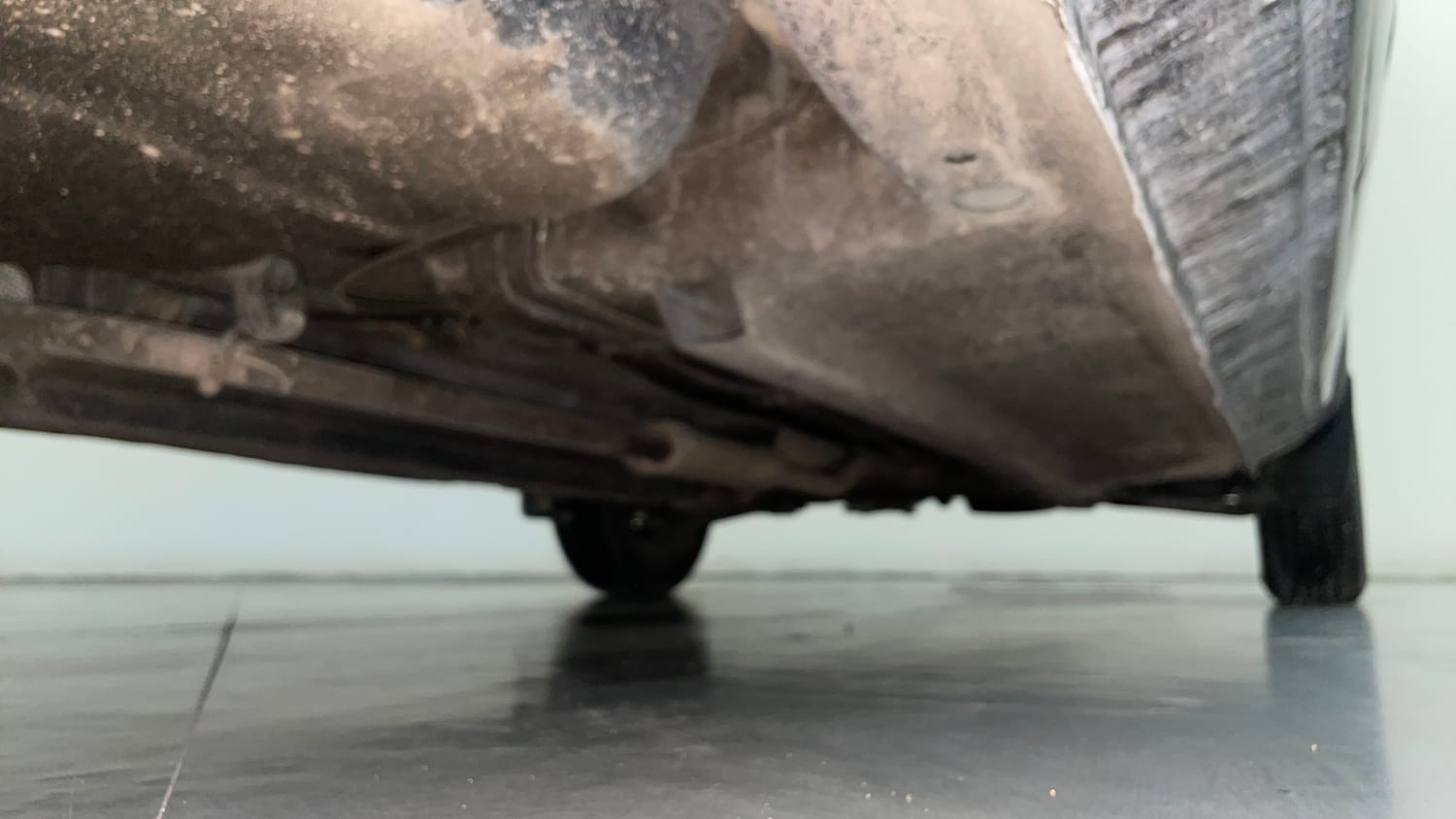 Used 2019 Renault Kwid RXT Opt Petrol Manual extra REAR RIGHT UNDERBODY VIEW