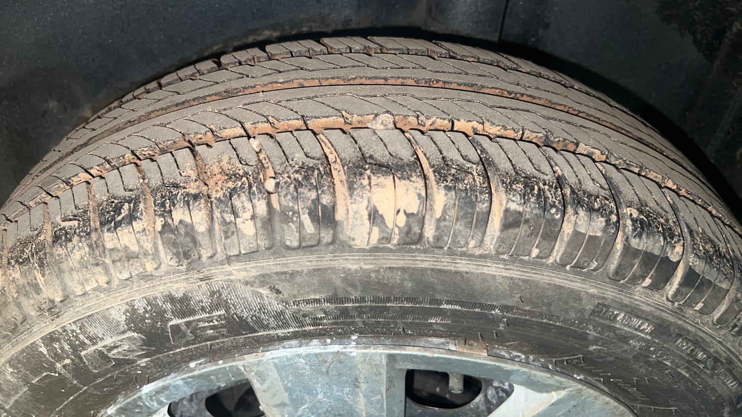 Used 2013 Volkswagen Polo Trendline 1.2L (P) Petrol Manual tyres LEFT REAR TYRE TREAD VIEW