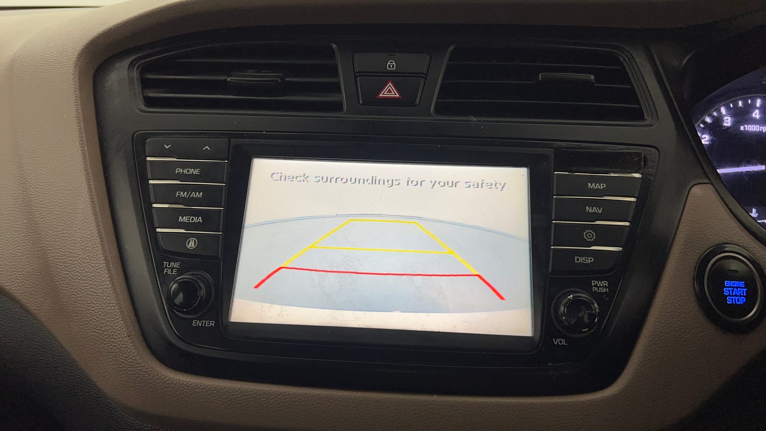 Used 2016 Hyundai Elite i20 Asta 1.2 Petrol Manual top_features Rear camera