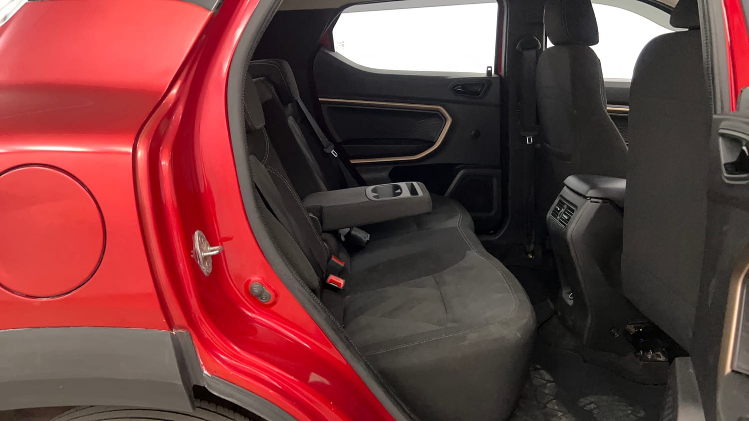 Used 2022 Renault Kiger RXT (O) MT Dual Tone Petrol Manual interior RIGHT SIDE REAR DOOR CABIN VIEW