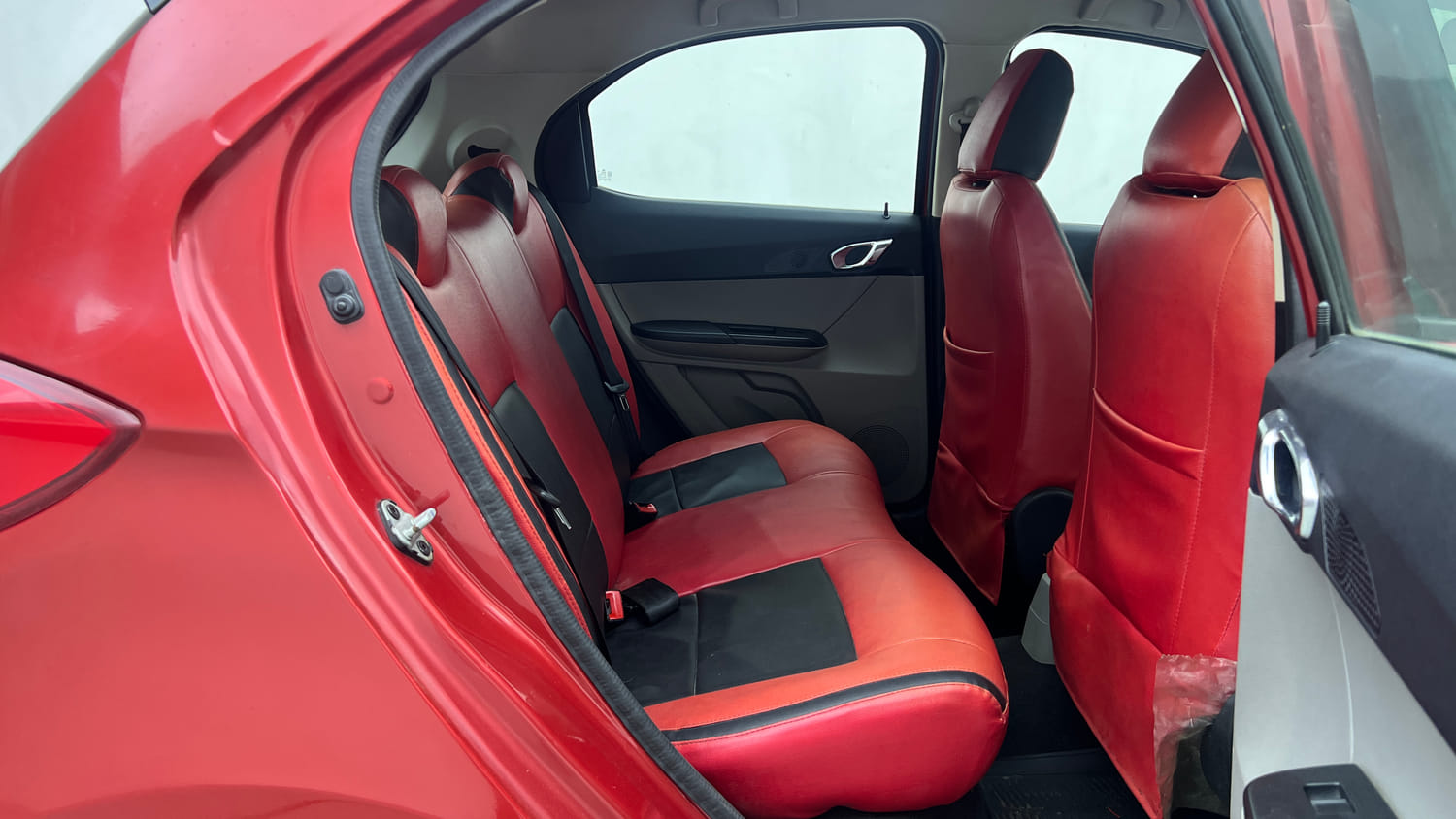 Used 2019 Tata Tiago XZ+ Petrol+cng(outside fitted) Cng Manual interior RIGHT SIDE REAR DOOR CABIN VIEW