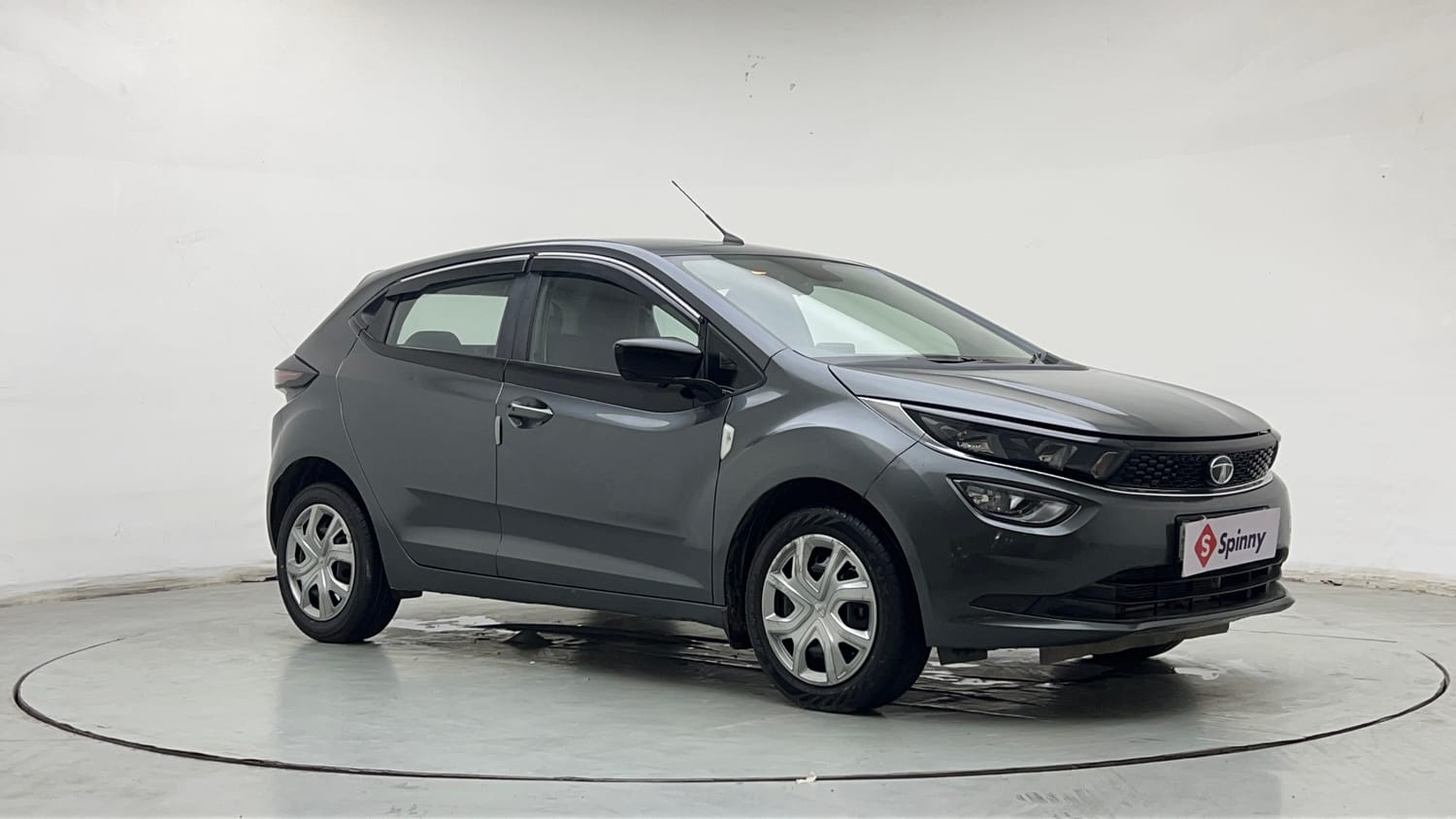 Used 2023 Tata Altroz XT 1.2 Cng(o/s fitted) Cng Manual exterior RIGHT FRONT CORNER VIEW