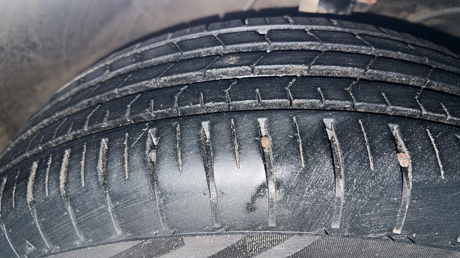 Used 2024 Maruti Suzuki Baleno Sigma MT Petrol Manual tyres RIGHT FRONT TYRE TREAD VIEW