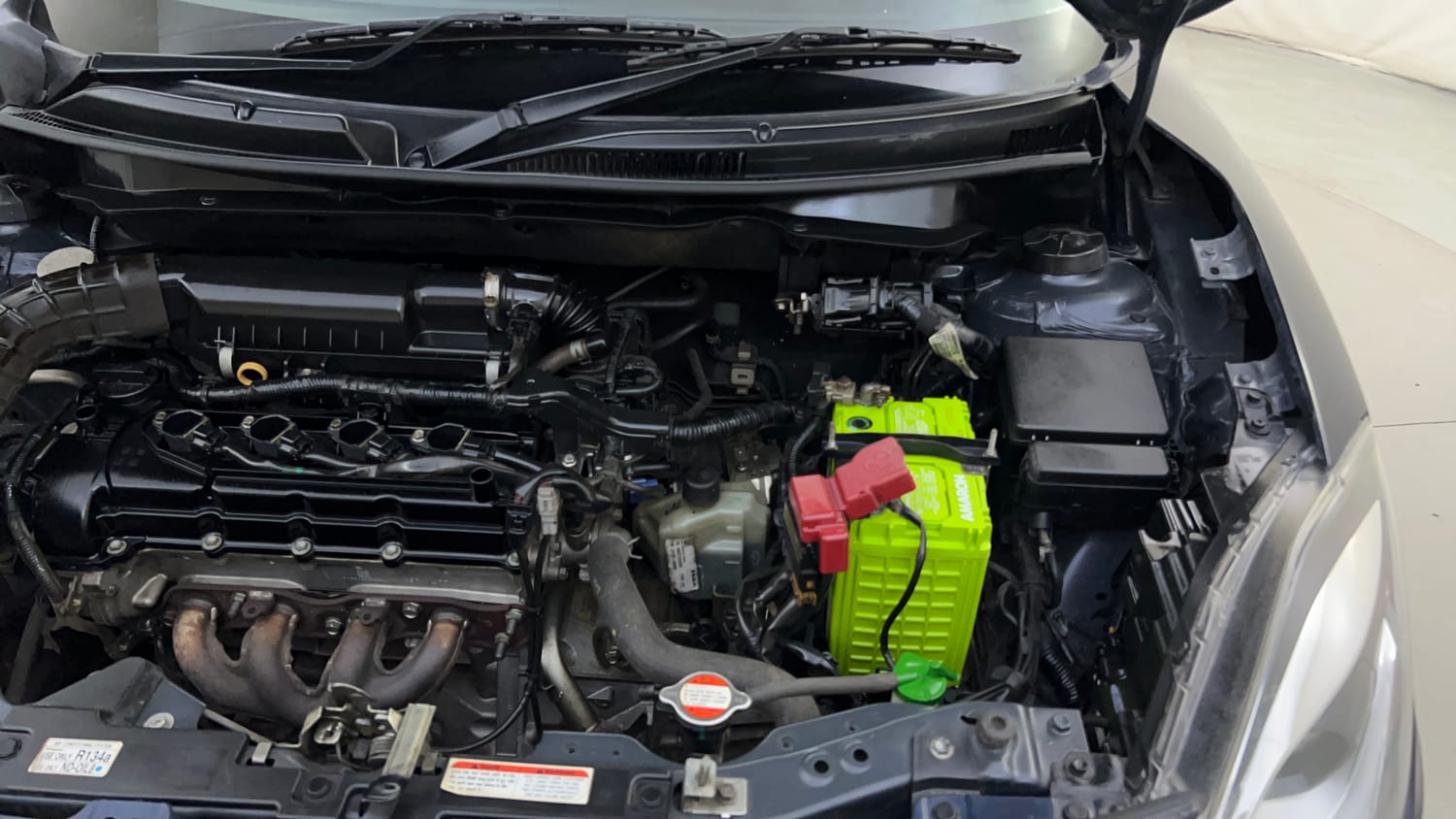 Used 2018 Maruti Suzuki Swift ZXi AMT Petrol Automatic engine ENGINE LEFT SIDE HINGE & APRON VIEW
