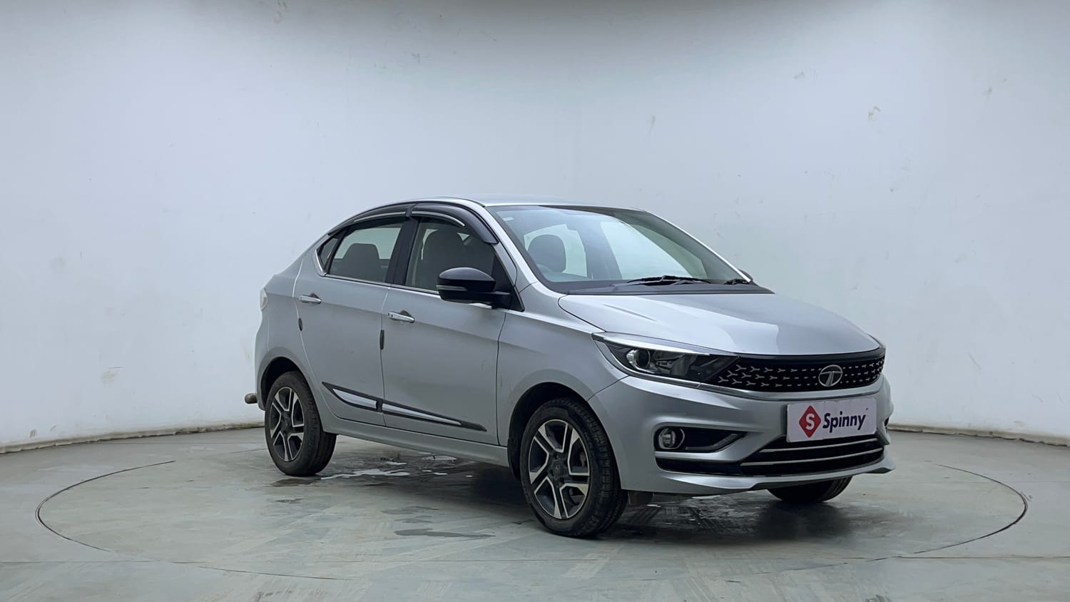 Used 2021 Tata Tigor XZ Plus Petrol Manual exterior RIGHT FRONT CORNER VIEW