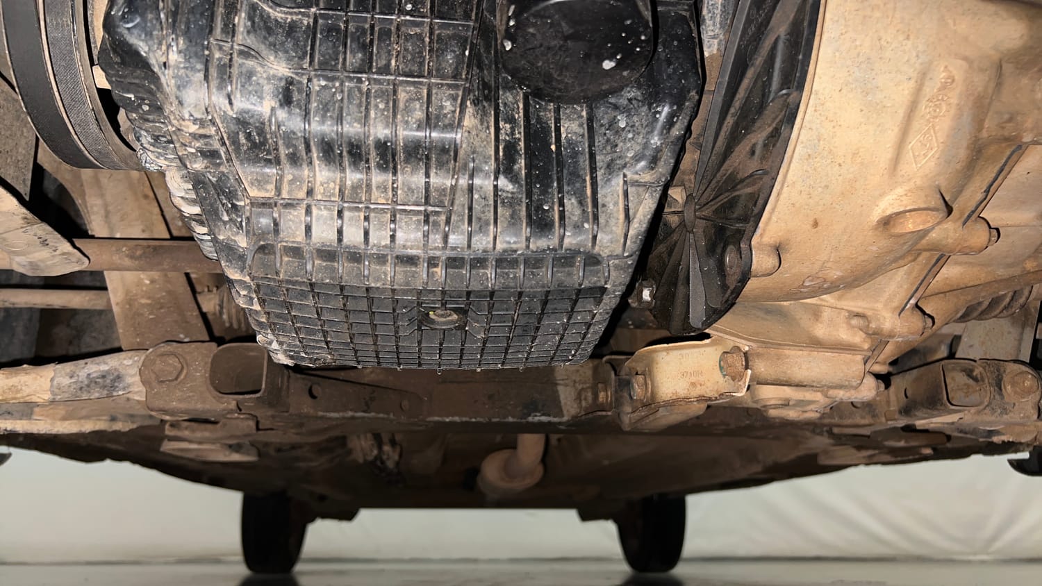 Used 2018 renault Kwid 1.0 RXL Anniversary Edition Petrol Manual extra FRONT LEFT UNDERBODY VIEW