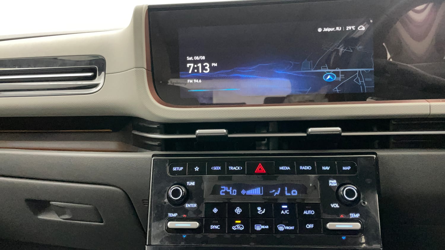 Used 2025 Hyundai Creta 1.5 MPi Petrol MT SX(O) Petrol Manual interior MUSIC SYSTEM & AC CONTROL VIEW