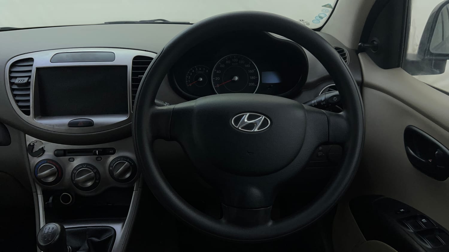 Used 2015 Hyundai i10 Magna 1.1 iRDE2 Petrol Manual interior STEERING VIEW