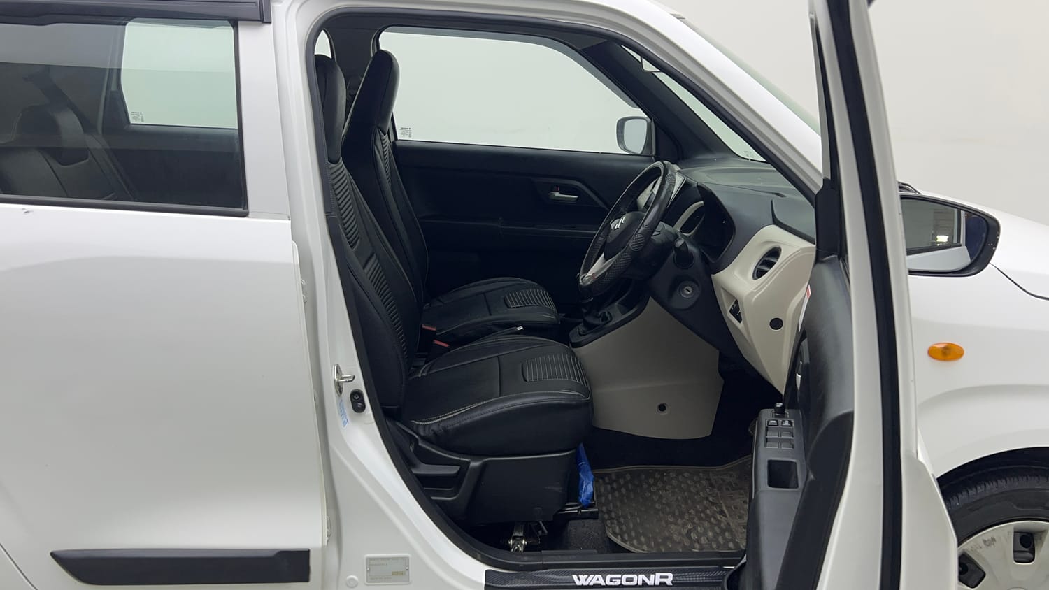 Used 2024 Maruti Suzuki Wagon R VXI 1.0 CNG Cng Manual interior RIGHT SIDE FRONT DOOR CABIN VIEW