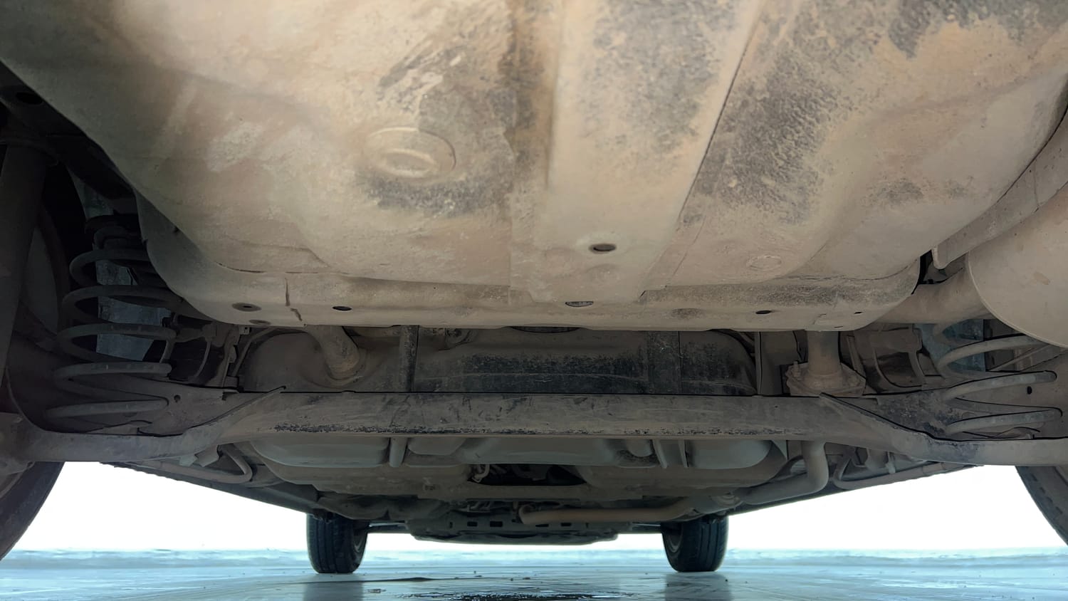 Used 2019 Honda City V Petrol Petrol Manual extra REAR UNDERBODY VIEW (TAKEN FROM REAR)