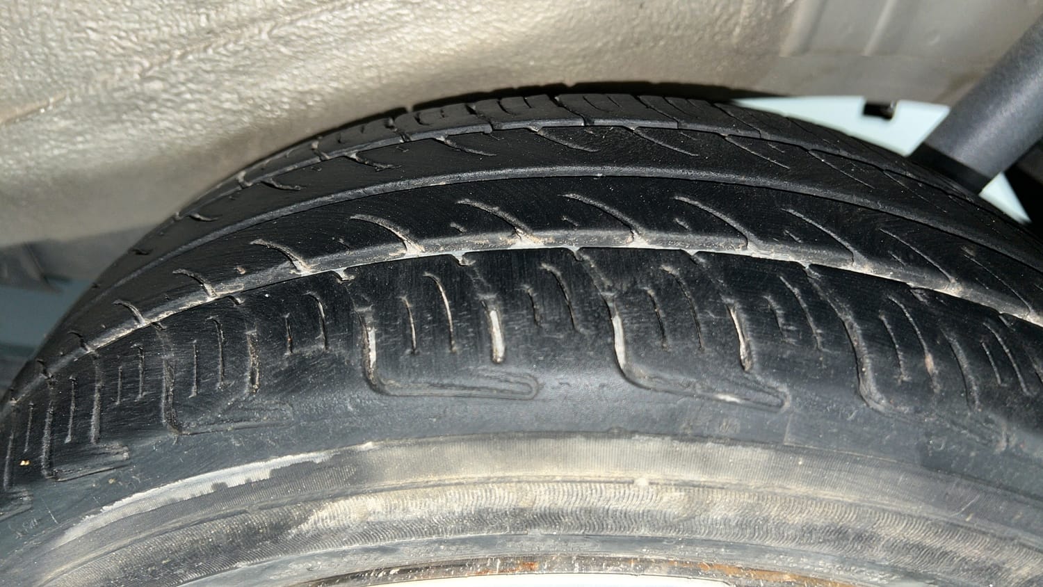 Used 2018 Maruti Suzuki Wagon R 1.0 VXI AMT Petrol Automatic tyres LEFT REAR TYRE TREAD VIEW