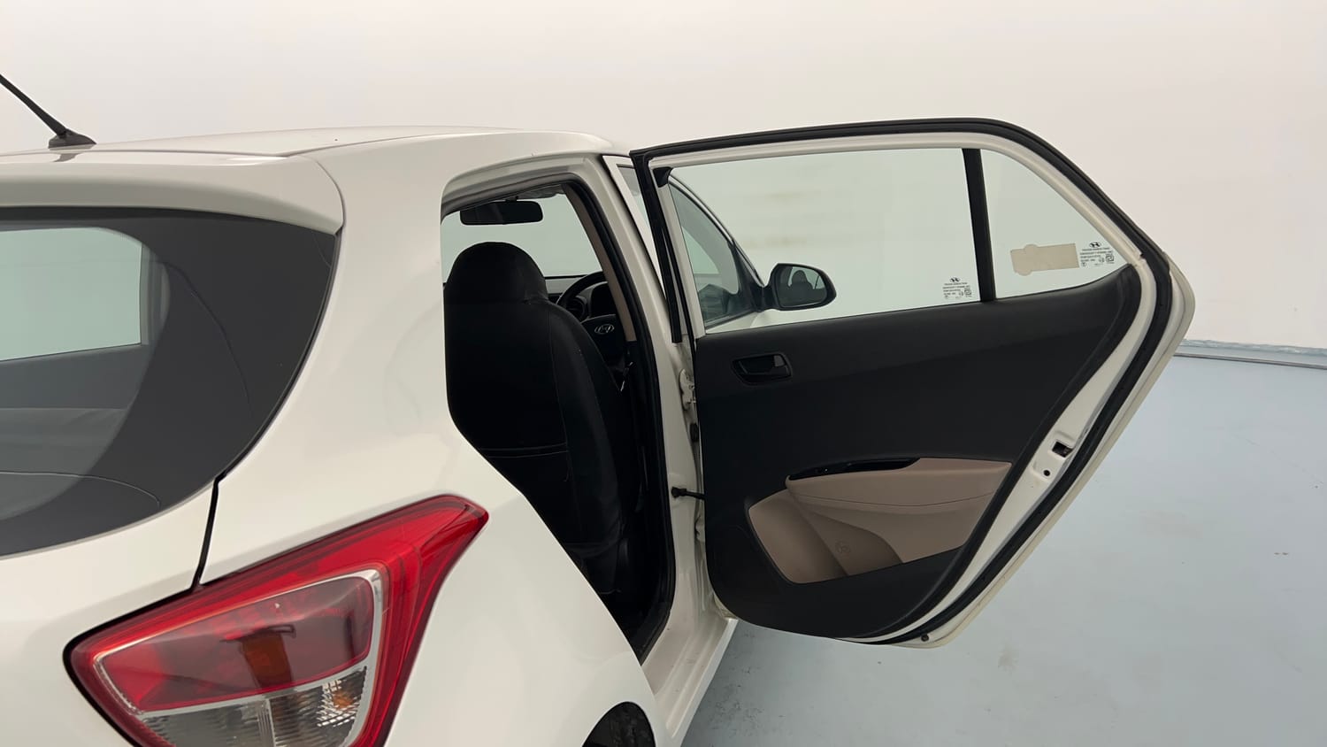 Used 2017 Hyundai Grand i10 Magna U2 1.2 CRDi Diesel Manual interior RIGHT REAR DOOR OPEN VIEW