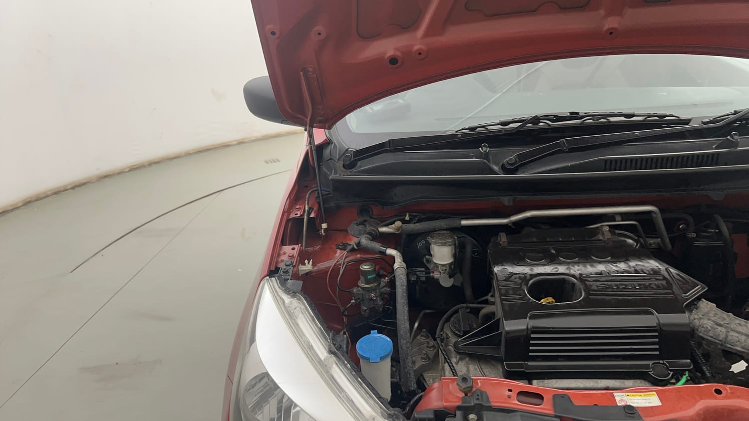 Used 2017 Maruti Suzuki Celerio VXi Petrol Manual engine ENGINE RIGHT SIDE HINGE & APRON VIEW