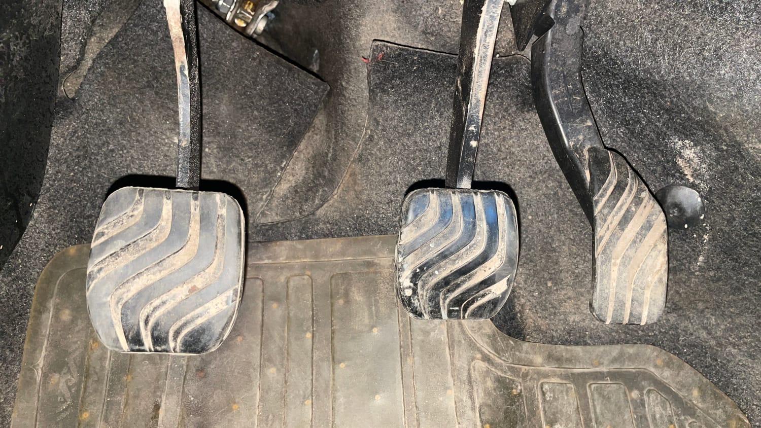 Used 2020 Renault Triber RXZ Petrol Manual interior PEDALS VIEW