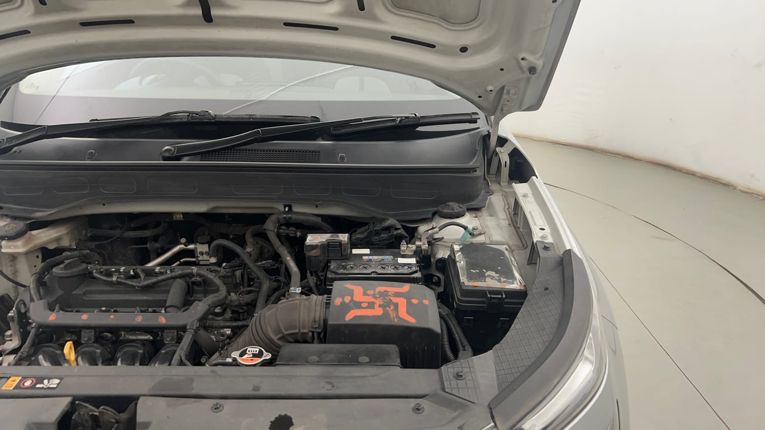 Used 2022 Hyundai Venue S 1.2 Petrol Petrol Manual engine ENGINE LEFT SIDE HINGE & APRON VIEW