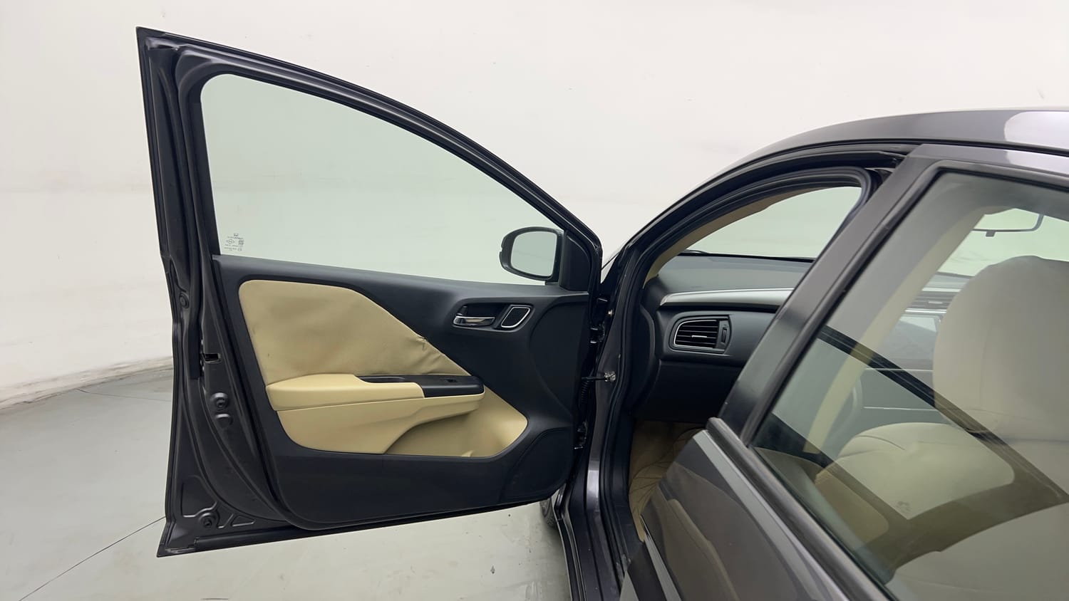 Used 2019 Honda City V Petrol Petrol Manual interior LEFT FRONT DOOR OPEN VIEW