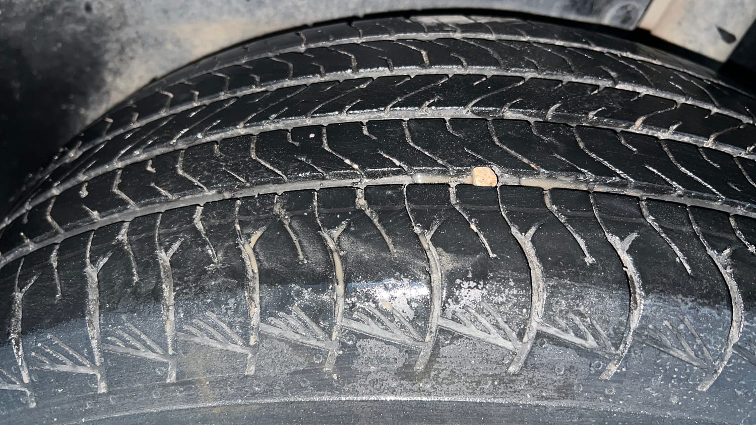 Used 2023 Maruti Suzuki Grand Vitara Zeta Smart Hybrid Petrol Manual tyres LEFT REAR TYRE TREAD VIEW