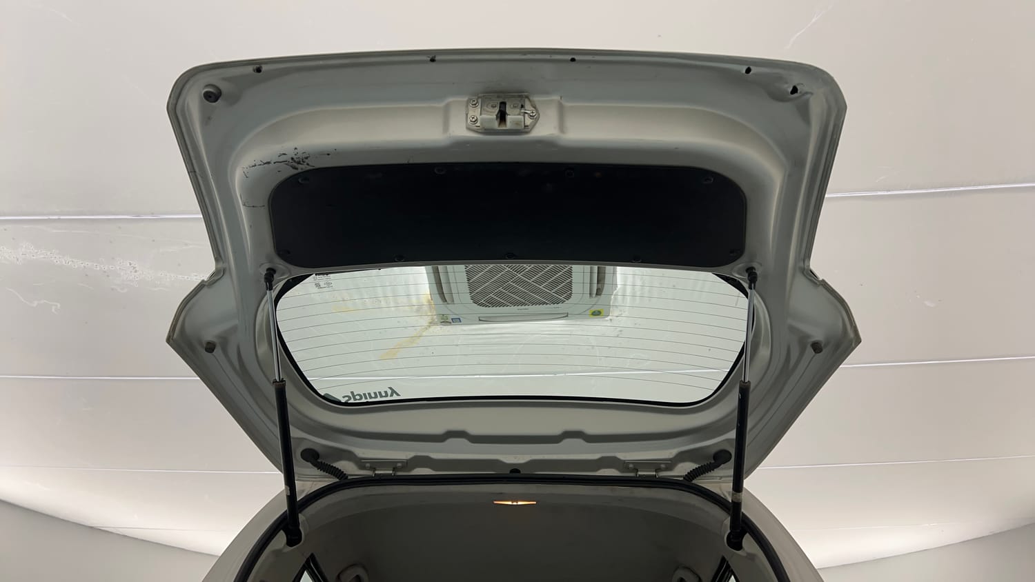 Used 2018 Maruti Suzuki Wagon R 1.0 VXI AMT Petrol Automatic interior DICKY DOOR OPEN VIEW