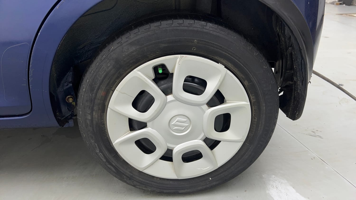 Used 2019 Maruti Suzuki Ignis Delta 1.2 MT Petrol Manual tyres LEFT REAR TYRE RIM VIEW