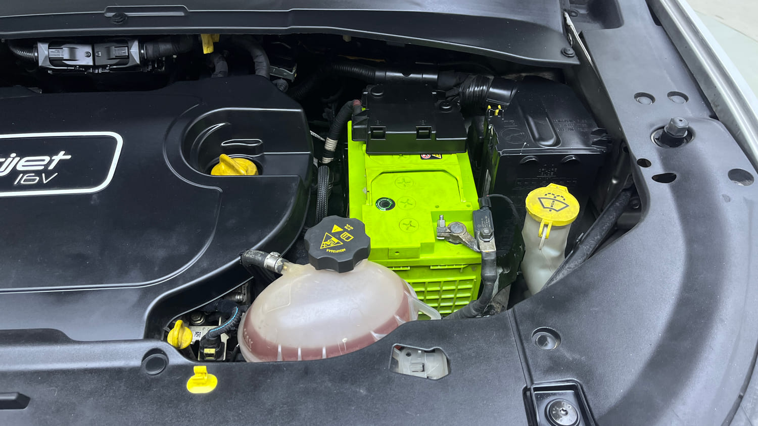 Used 2018 Jeep Compass Limited (O) 2.0 Diesel Diesel Manual engine ENGINE LEFT SIDE VIEW