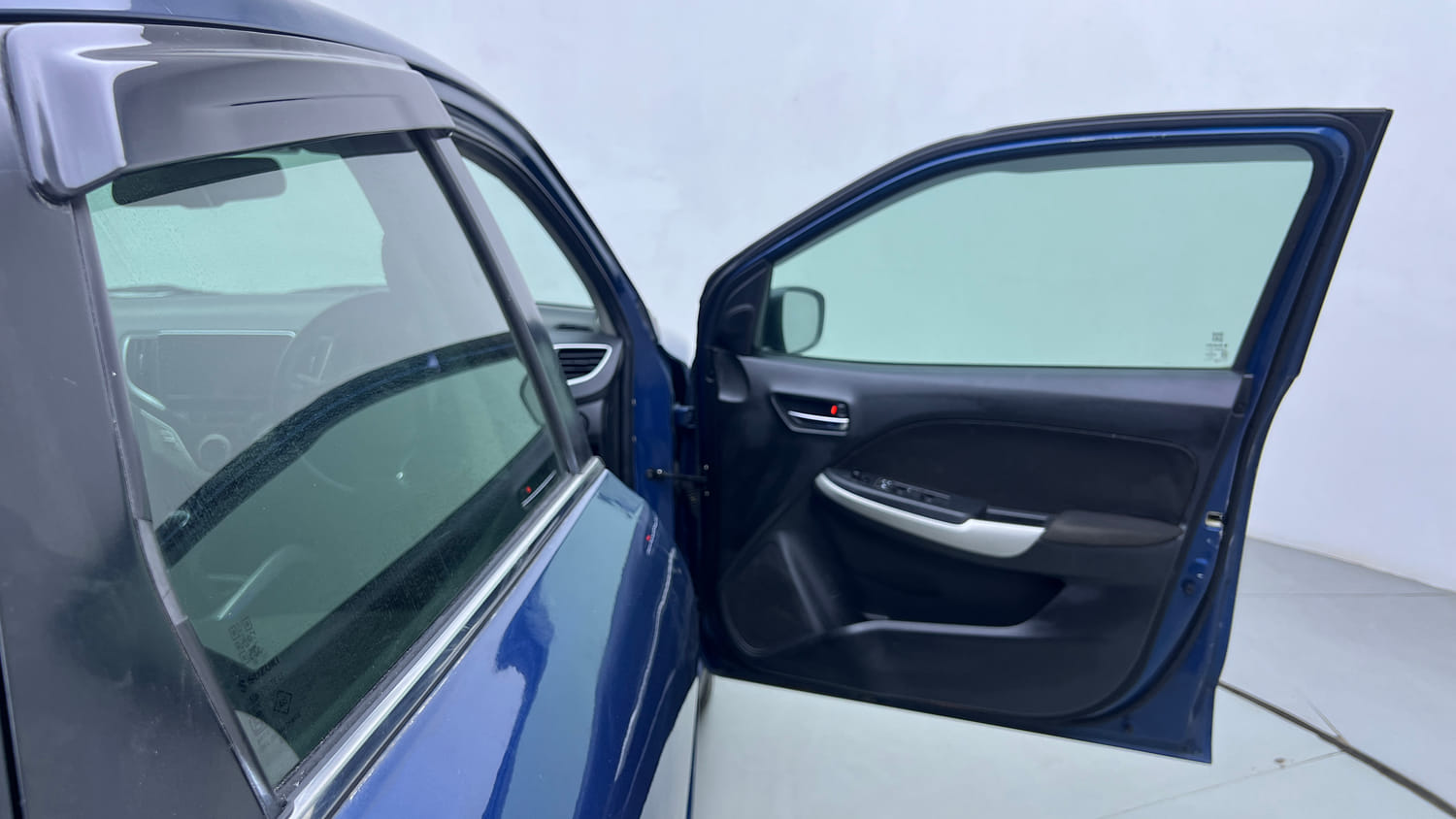 Used 2017 Maruti Suzuki Baleno Alpha 1.2 Petrol Manual interior RIGHT FRONT DOOR OPEN VIEW