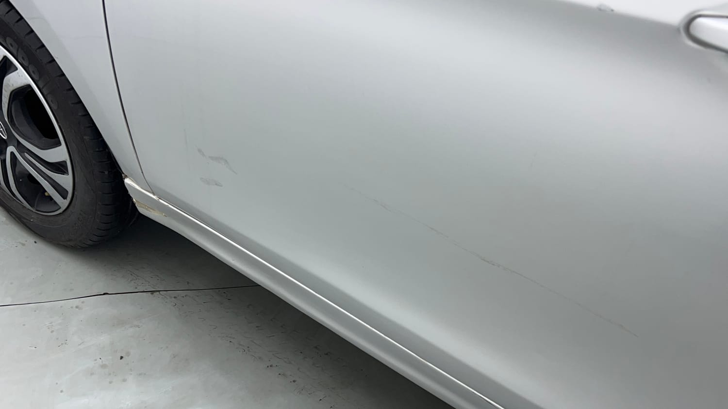 Used 2019 Tata Tiago Revotron XZ Petrol Manual dents MINOR DENT