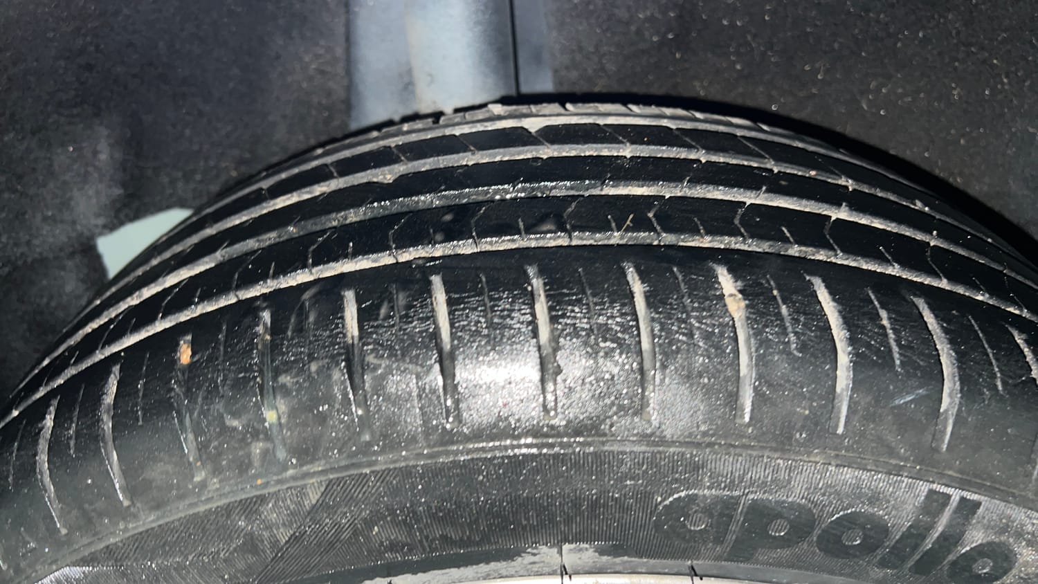 Used 2019 Maruti Suzuki Baleno Zeta 1.2 Petrol Manual tyres RIGHT REAR TYRE TREAD VIEW