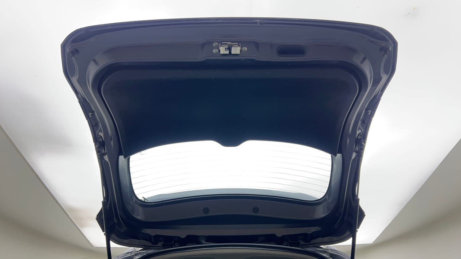 Used 2024 Maruti Suzuki XL6 Alpha AT Petrol Petrol Automatic interior DICKY DOOR OPEN VIEW