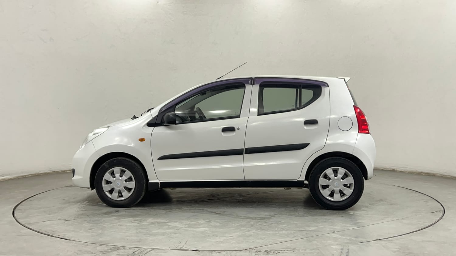 Used 2013 Maruti Suzuki A-Star VXI Petrol Manual exterior LEFT SIDE VIEW