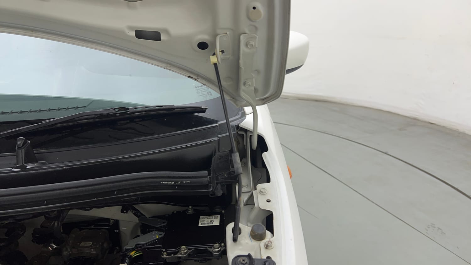 Used 2024 Maruti Suzuki Wagon R VXI 1.0 CNG Cng Manual engine ENGINE LEFT SIDE HINGE & APRON VIEW