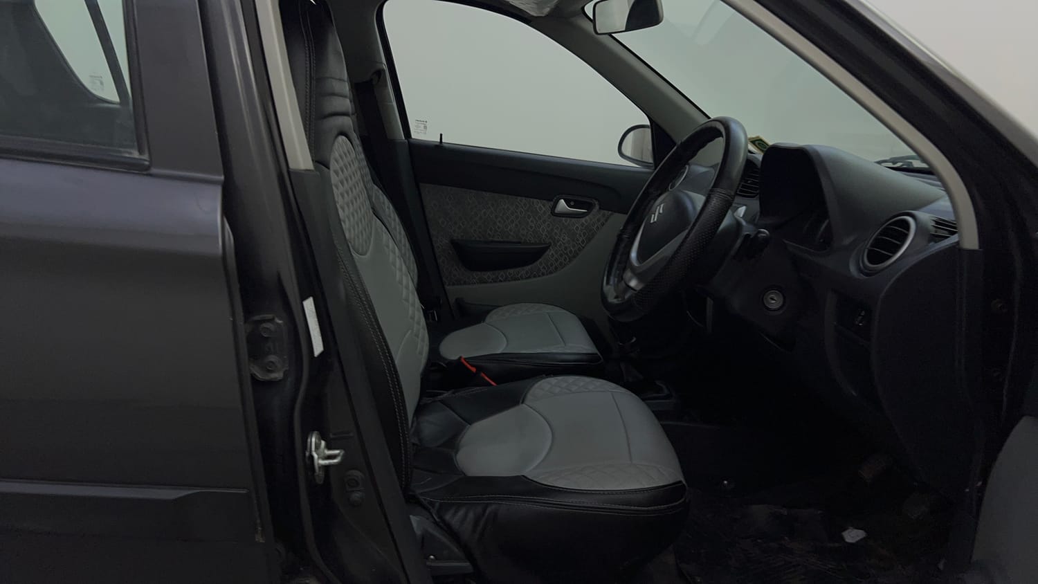 Used 2017 Maruti Suzuki Alto 800 LXi Petrol Manual interior RIGHT SIDE FRONT DOOR CABIN VIEW