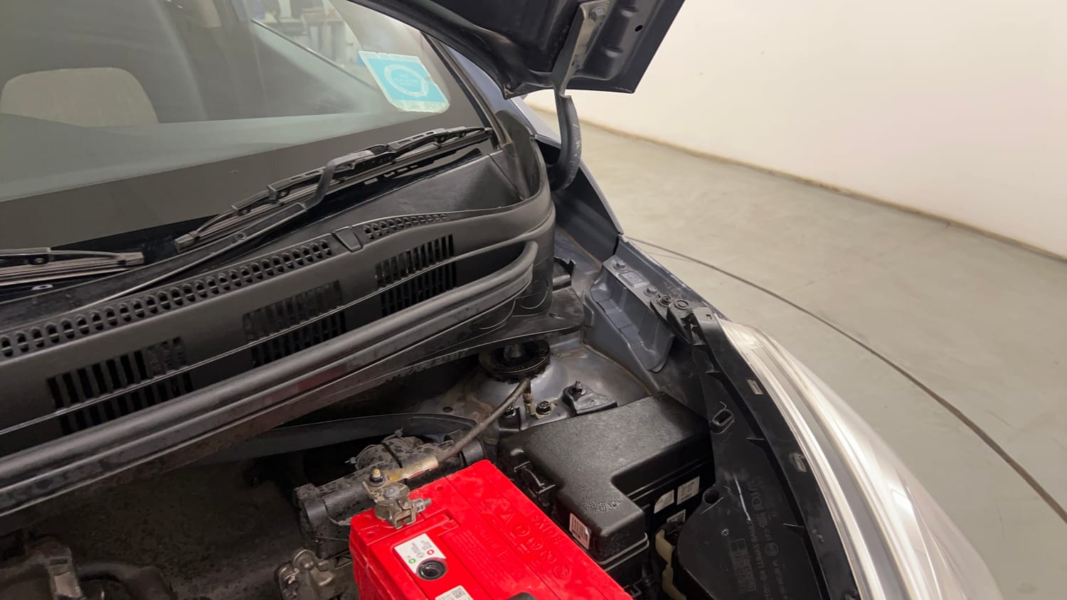 Used 2016 Hyundai Grand i10 Magna AT 1.2 Kappa VTVT Petrol Automatic engine ENGINE LEFT SIDE HINGE & APRON VIEW