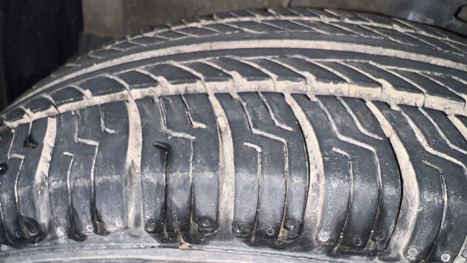 Used 2014 Maruti Suzuki Celerio VXi Petrol Manual tyres LEFT FRONT TYRE TREAD VIEW