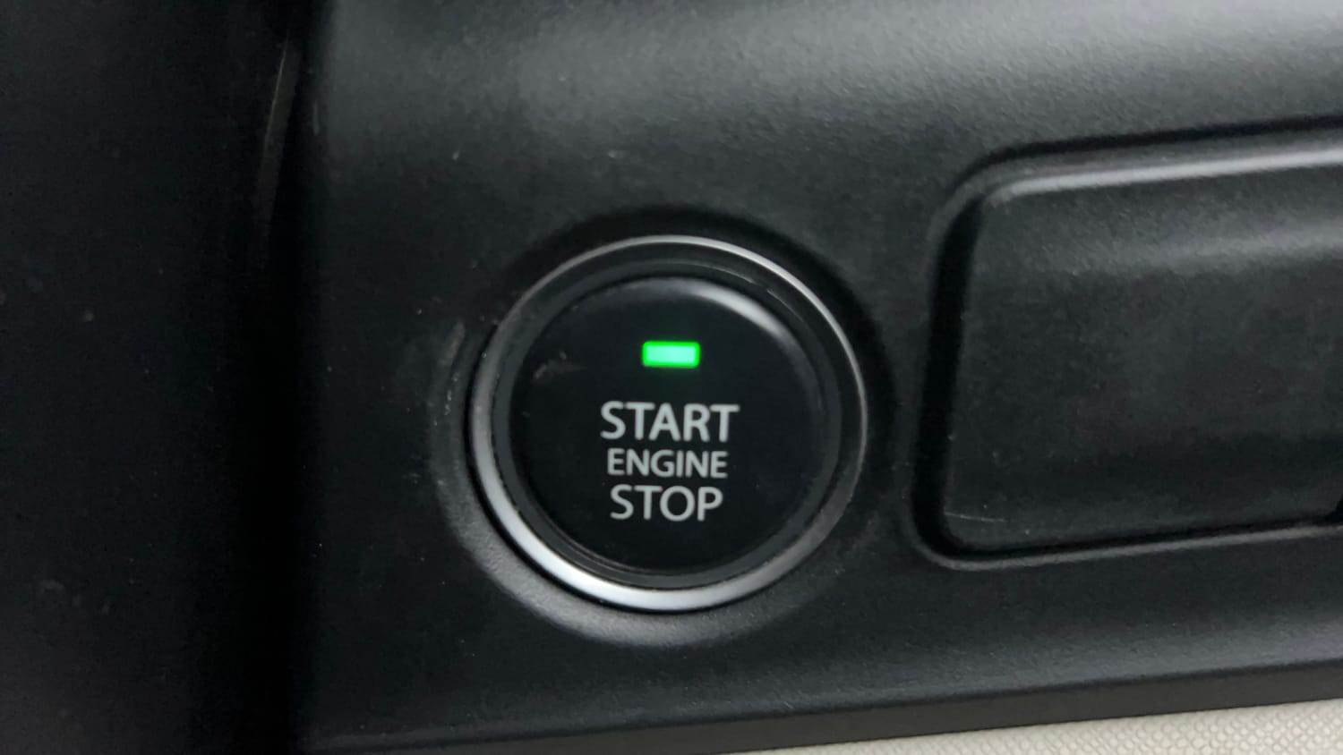 Used 2022 Tata Altroz XT Petrol Petrol Manual top_features Keyless start