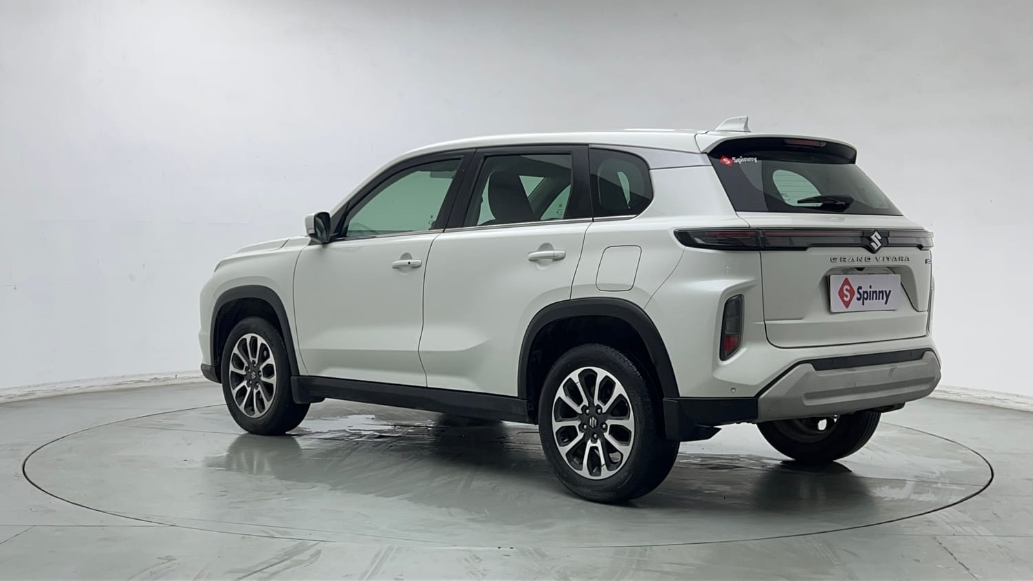 Used 2023 Maruti Suzuki Grand Vitara Zeta Smart Hybrid Petrol Manual exterior LEFT REAR CORNER VIEW