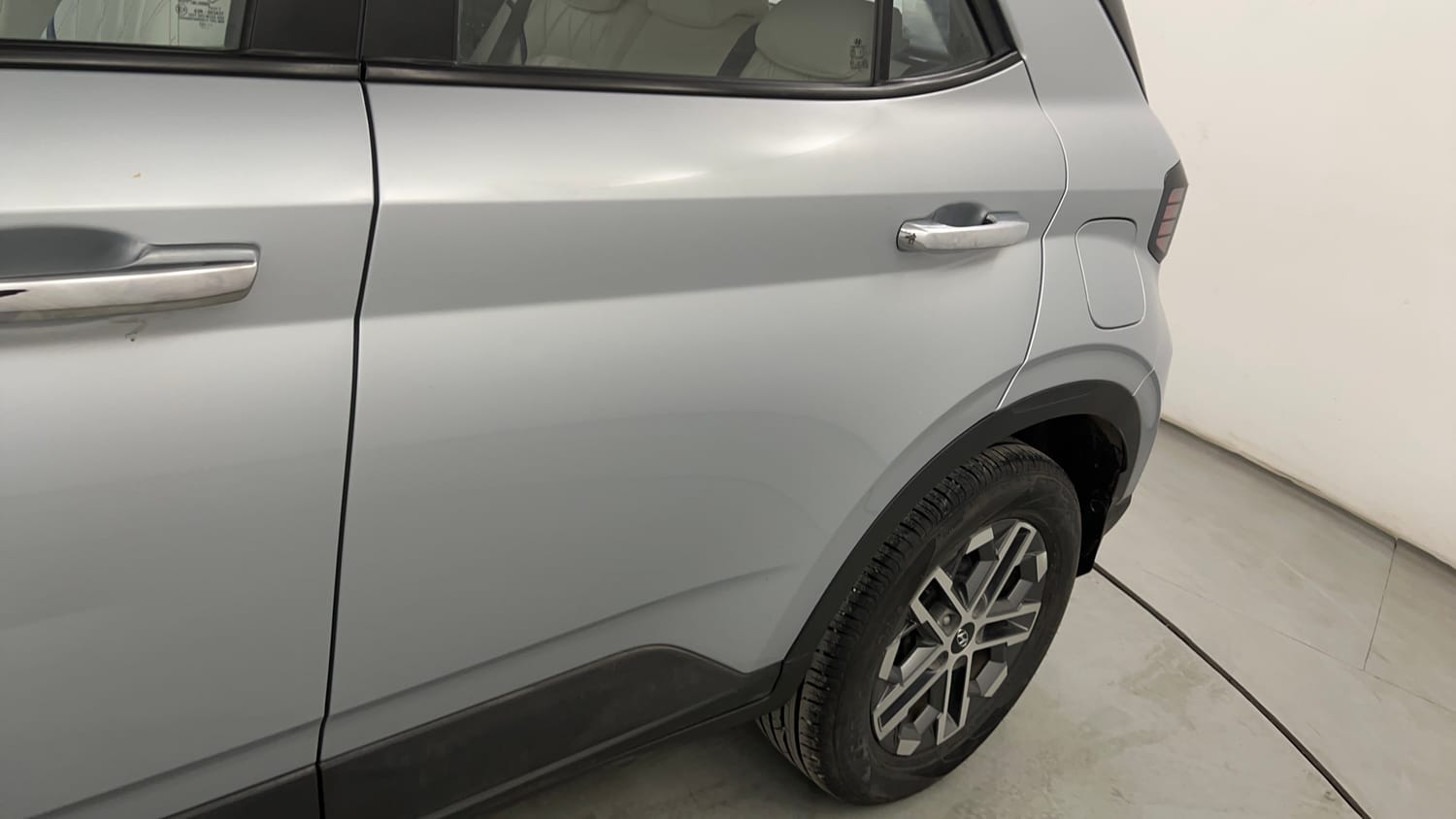 Used 2023 Hyundai Venue SX (O) 1.0 Turbo DCT Petrol Automatic dents MINOR SCRATCH