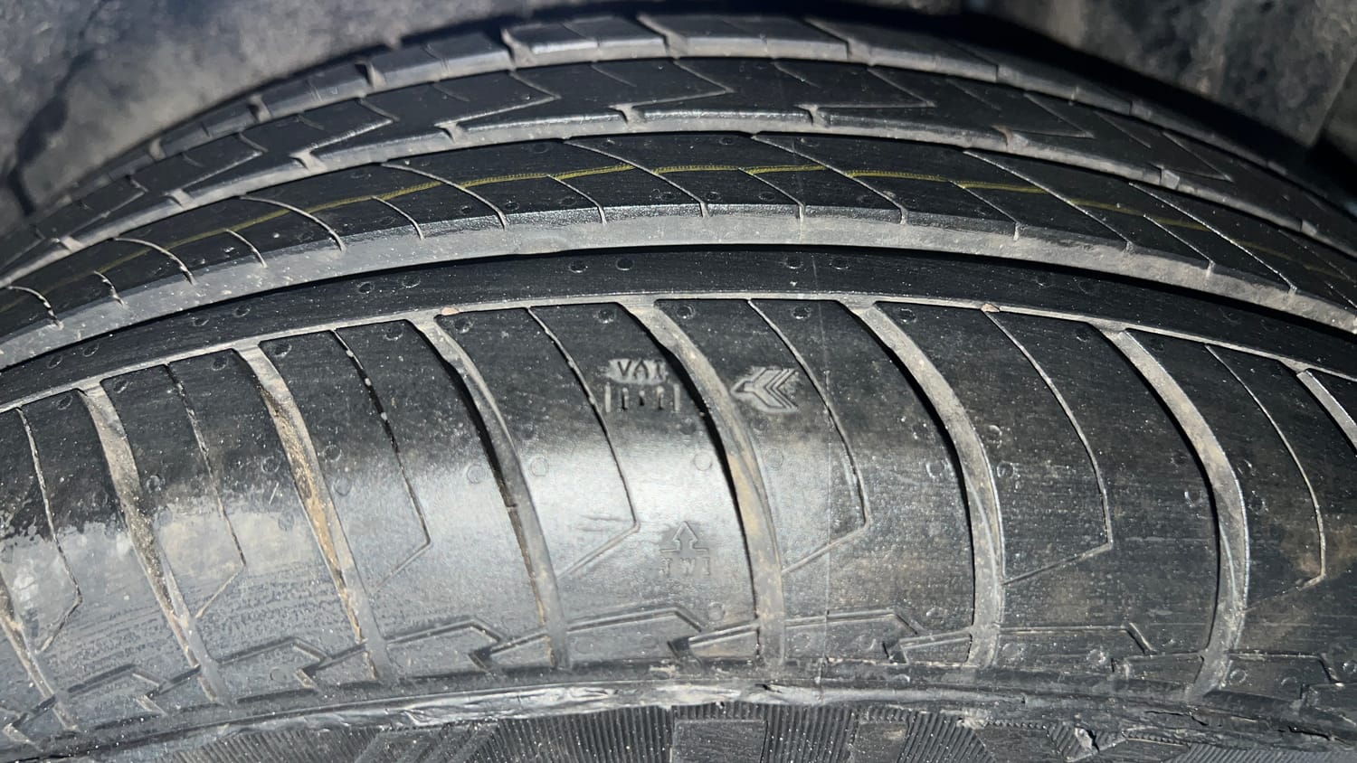 Used 2018 Maruti Suzuki Ciaz Delta Hybrid 1.5 AT Petrol Automatic tyres LEFT REAR TYRE TREAD VIEW