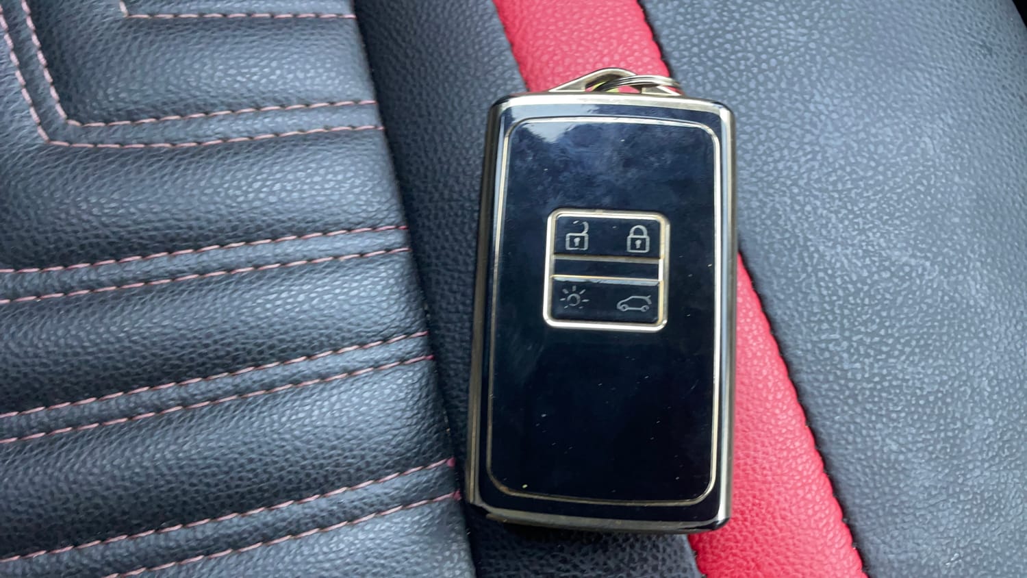 Used 2020 Renault Triber RXZ Petrol Manual extra CAR KEY VIEW