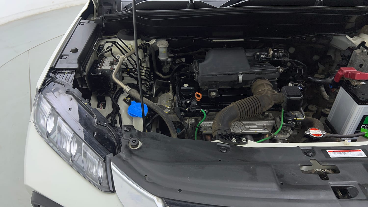 Used 2023 Maruti Suzuki Grand Vitara Zeta Smart Hybrid Petrol Manual engine ENGINE RIGHT SIDE VIEW