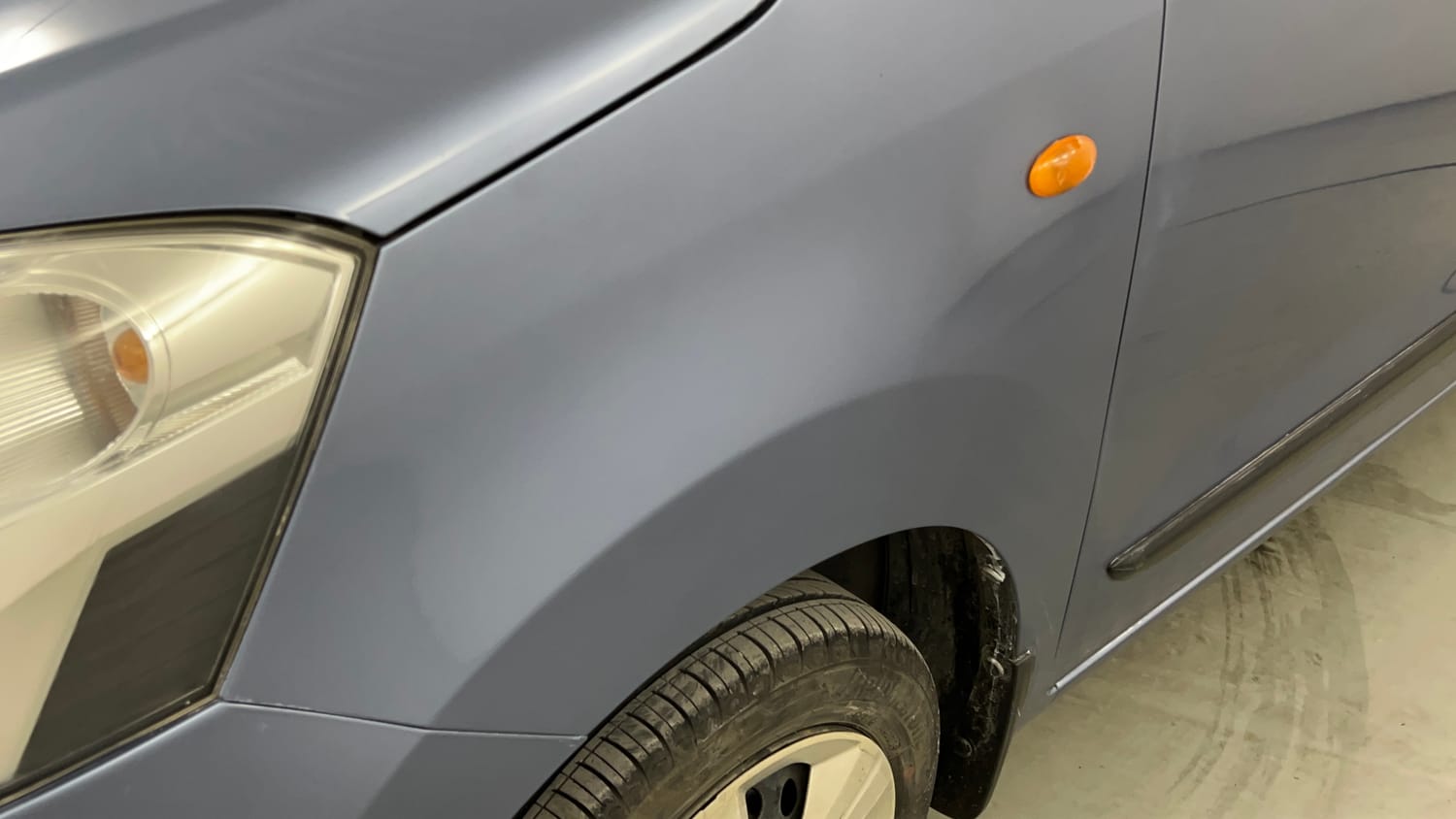 Used 2016 Maruti Suzuki Wagon R 1.0 VXI AMT Petrol Automatic dents MINOR SCRATCH