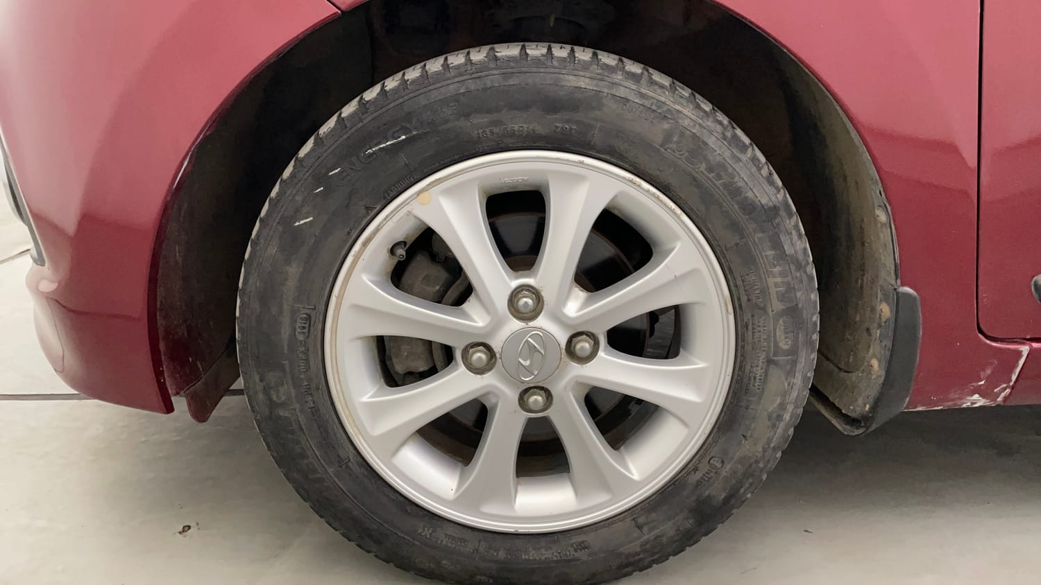 Used 2014 Hyundai Grand i10 Asta AT 1.2 Kappa VTVT Petrol Automatic tyres LEFT FRONT TYRE RIM VIEW