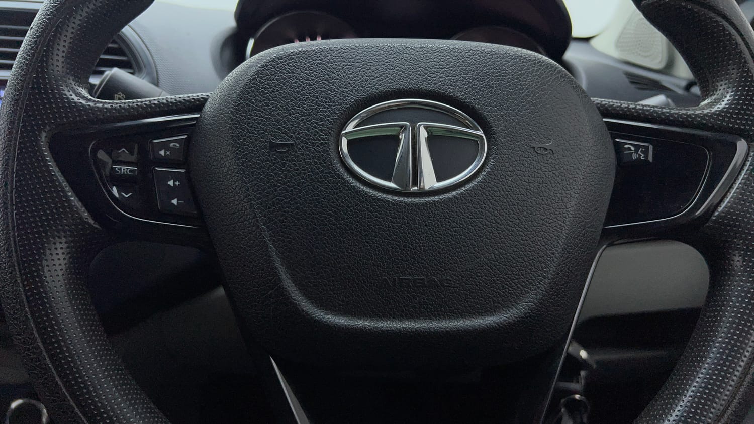 Used 2019 Tata Tiago Revotron XZ Petrol Manual top_features Steering mounted controls