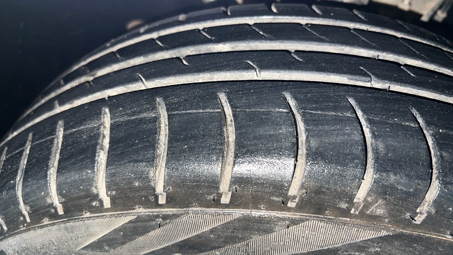 Used 2019 Tata Tiago Revotron XZ Petrol Manual tyres RIGHT FRONT TYRE TREAD VIEW