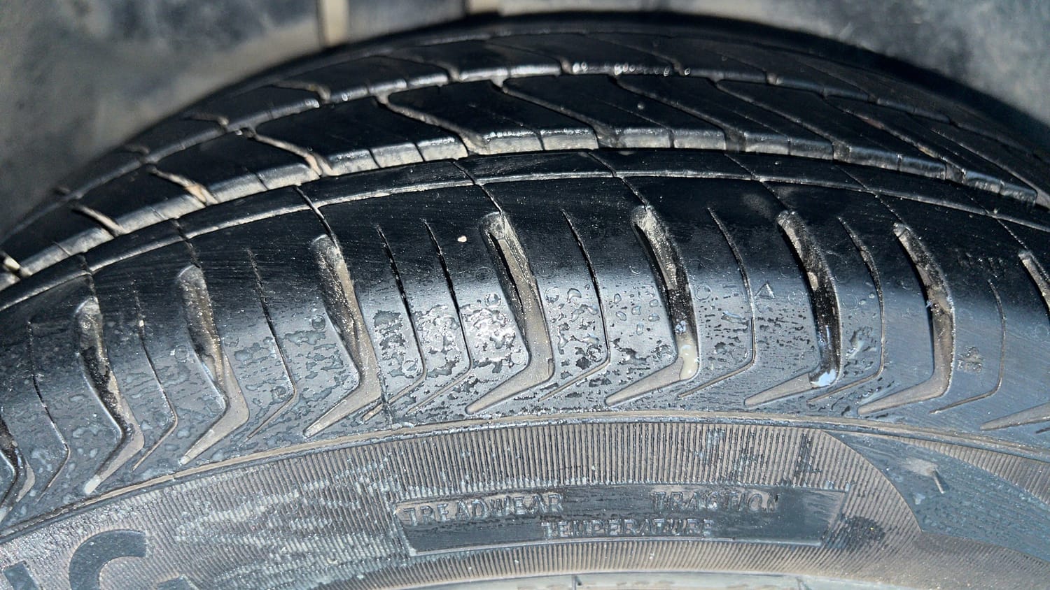 Used 2018 Maruti Suzuki Ertiga ZXI+ Petrol Manual tyres RIGHT REAR TYRE TREAD VIEW