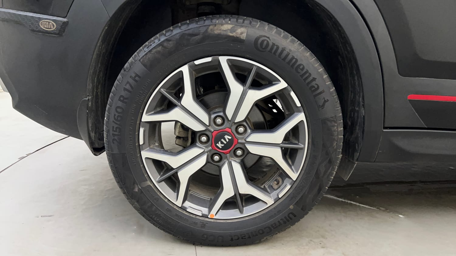 Used 2019 kia Seltos GTX Plus DCT 1.4 Petrol Automatic tyres RIGHT REAR TYRE RIM VIEW