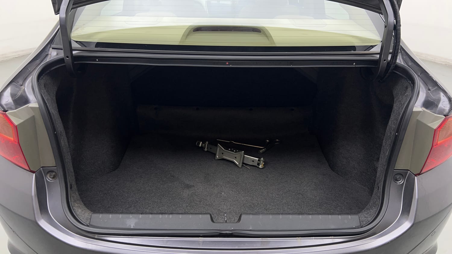 Used 2019 Honda City V Petrol Petrol Manual interior DICKY INSIDE VIEW