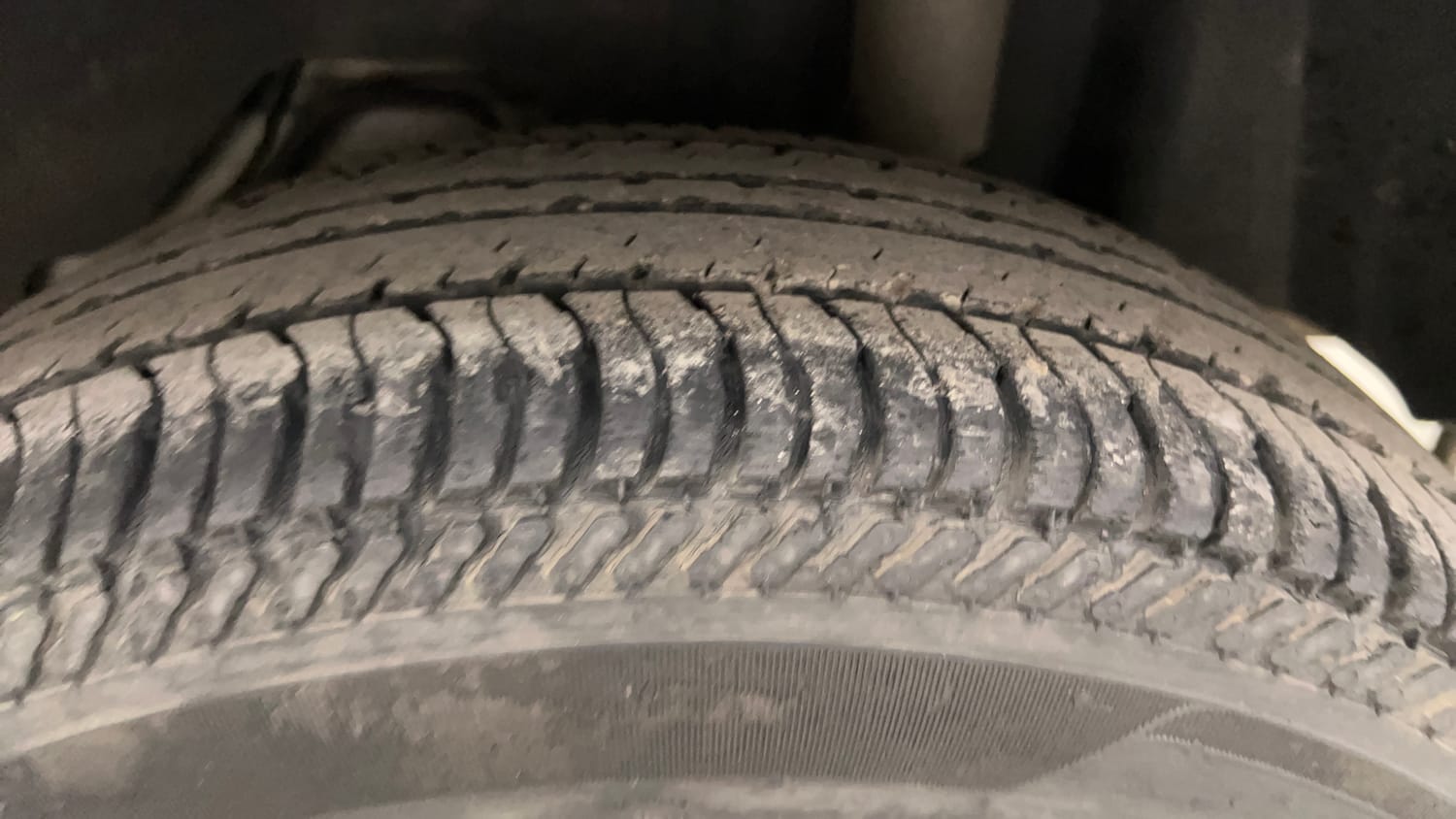 Used 2018 Ford Figo Titanium 1.2 Ti-VCT Petrol Manual tyres LEFT REAR TYRE TREAD VIEW