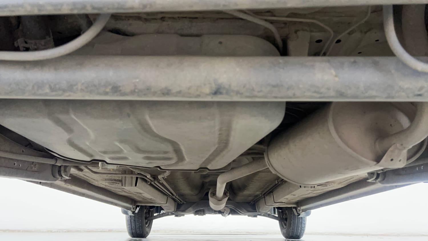 Used 2014 Maruti Suzuki Wagon R LXI CNG Cng Manual extra REAR UNDERBODY VIEW (TAKEN FROM REAR)